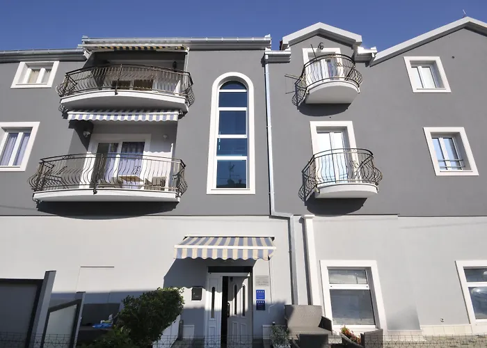 Apartments & Rooms Villa Maslina Trogir
